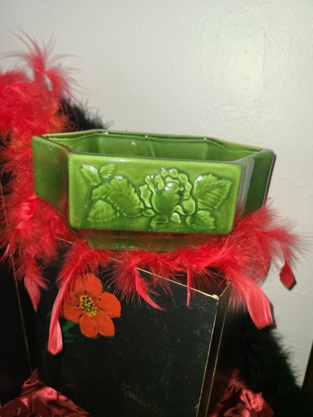 VTG Mid Century Modern Avocado Green Planter 6-Sided Cabbage Design